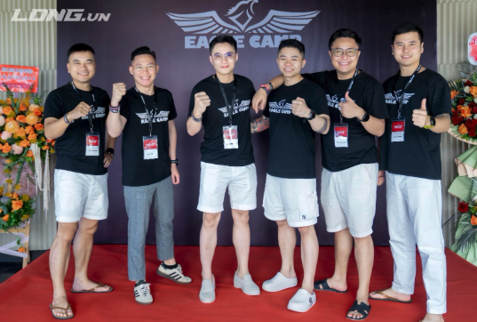 Năng lượng Đất Năng lượng của sự Bền Vững: Thiện và tôi cùng Eagle Camp nuôi dưỡng một cộng đồng thịnh vượng